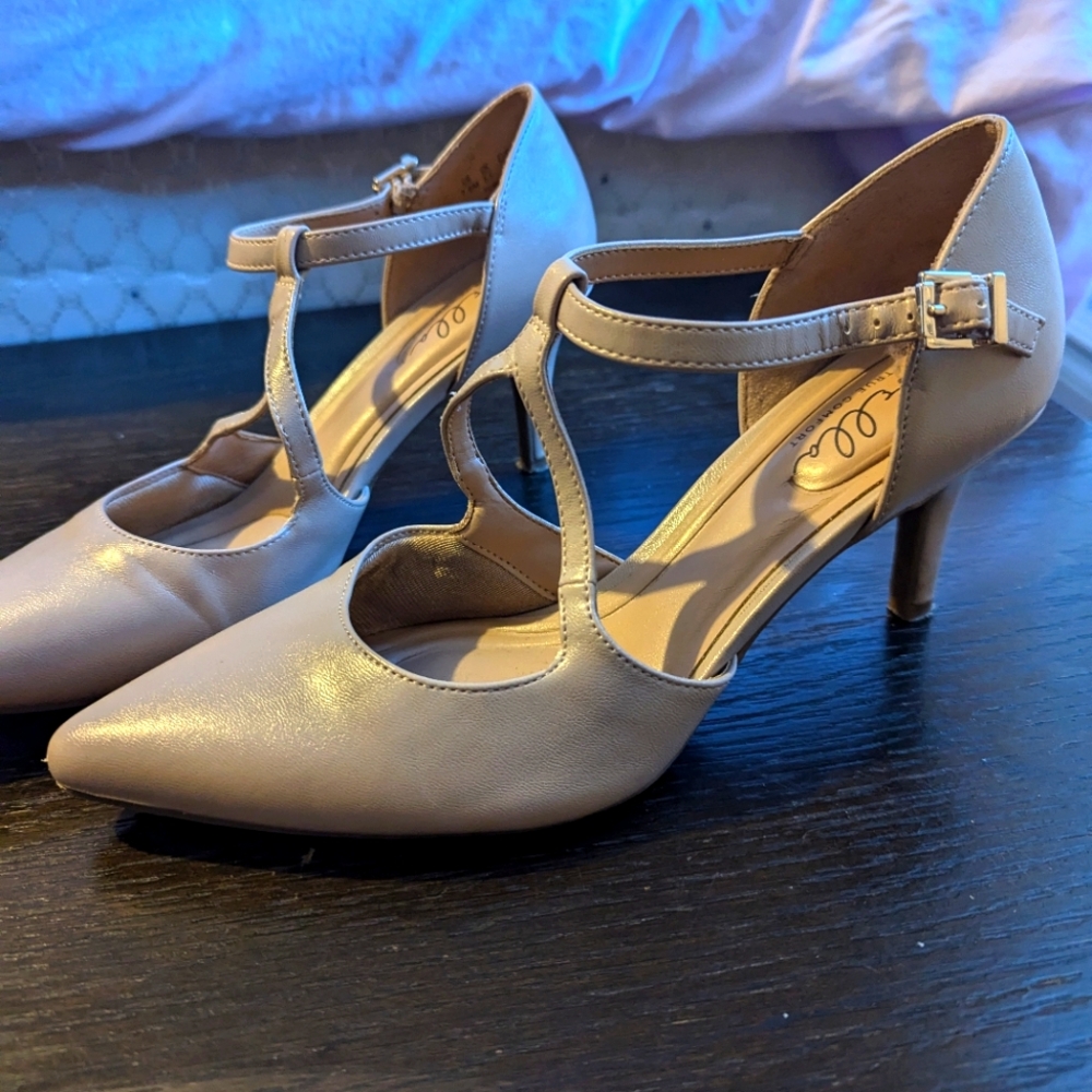 Abella Tan Stiletto Heels 7.5